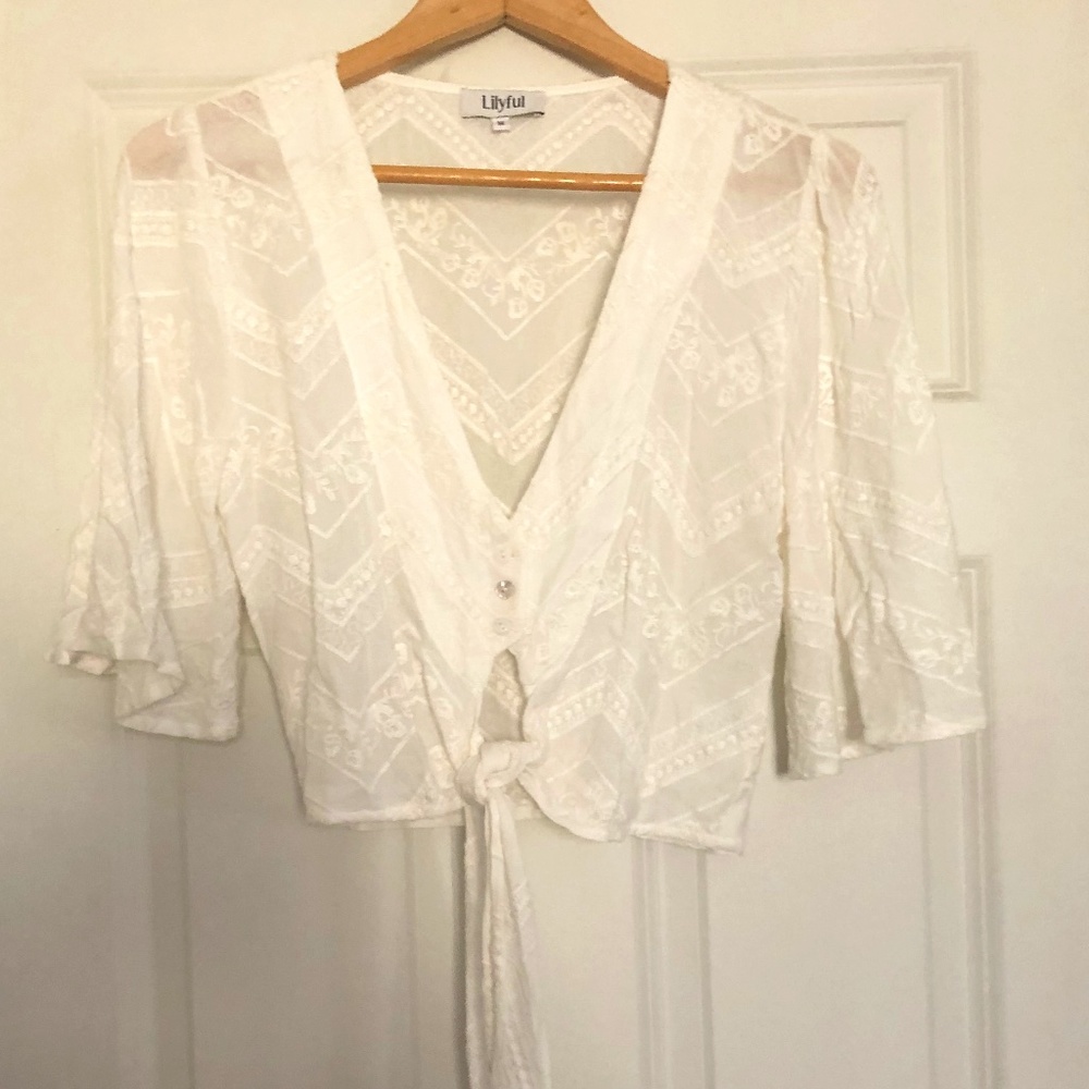 Lilyful Front TIe White Elbow Length Sleeve Summer Top